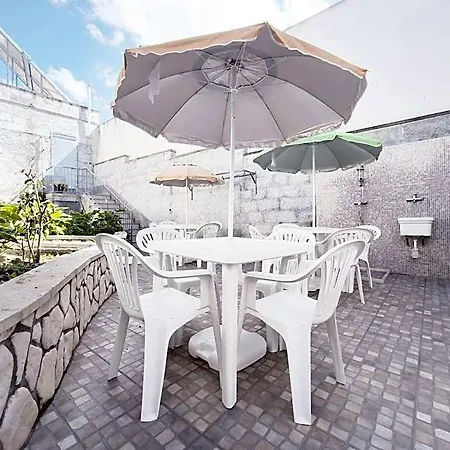 Domus Petrosa Bed & Breakfast