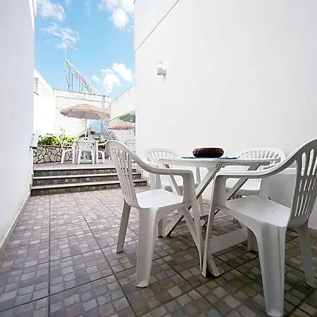 Bed & Breakfast Domus Petrosa Sannicola