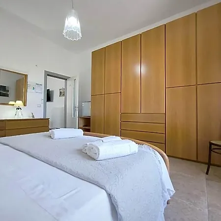 Bed & Breakfast Domus Petrosa Sannicola