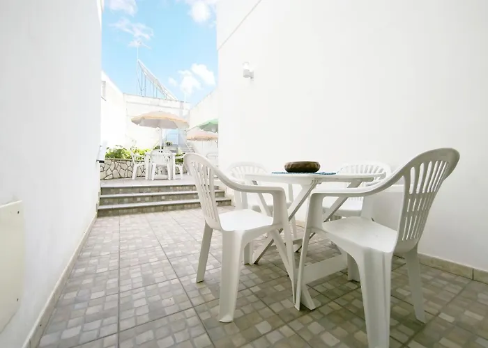 Bed & Breakfast Domus Petrosa Sannicola